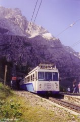 Grossansicht in neuem Fenster: Zugspitzbahn an der Station Riffelriss, Bild von Mathein aus Wikipedia Grossansicht in neuem Fenster: Zugspitzbahn an der Station Riffelriss, Bild von Mathein aus Wikipedia